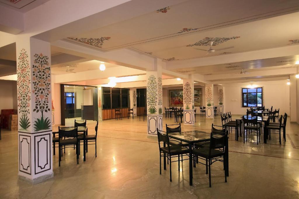 Hotel Devi Palace Udaipur Exterior photo